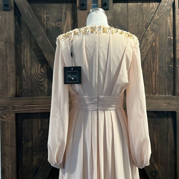 Mac Duggal Ivory Gown with Embellished Shoulders - Picture 11 of 15